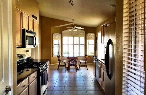 Desert Ridge House | FAMILY HOUSE w POOL & HOT TUB, heating included.