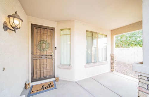Rovey Farm Estates House | Family sized home 5 minutes from Westgate and Cardinals Stadium.