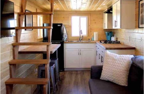 Parks Cottage | Family sized in the Trees