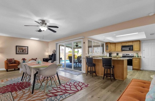 Tempe House | FANTASTIC VACATION RETREAT! HUGE POOL! CENTRALLY LOCATED-TONS OF EVENTS!