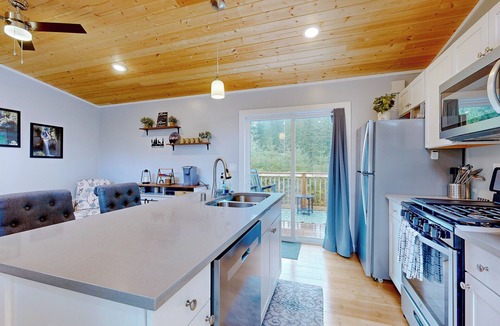 Carson Cabin | Fire Pit & Mtn Views! Cabin | $1 Cleaning Fee