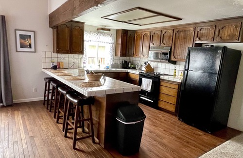 Clearlake House | Fishing bungalow on the water w/private dock.