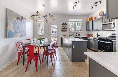 Flagstaff House | Flagstaff Retreat with Hot Tub