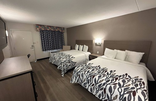 Tucson Hotel | Four 2 Queen Suites—Perfect for Vacation, Business or Family Travel