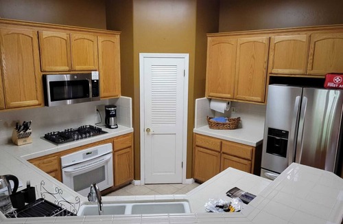 Southern Oaks House | Fully furnished 4BR House at safe classy SW Neighborhood up to 12 guests