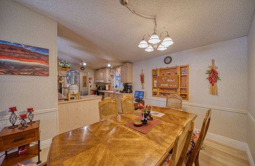 Pahrump House | Gate Way to Death Valley-50 mg WI-FI License # STR-25-28 - Full Fenced 2.5 acres