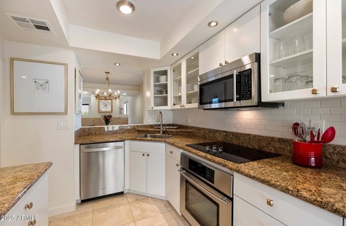 Camelback East Condo | Gated Luxury 2-bedroom Penthouse condo - designer furnished in Biltmore Phoenix.