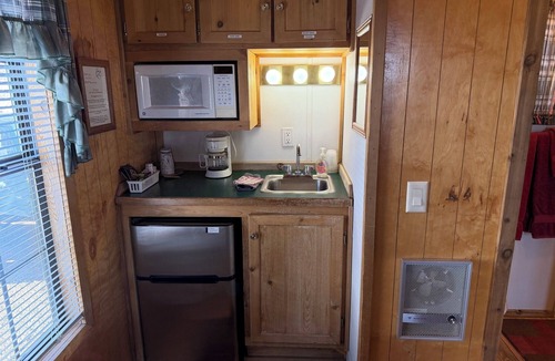 Meadview RV Rental | Get away from the noise and hustle, sit back relax and enjoy the most magical sunrise and sunsets. Star gazers dream place.