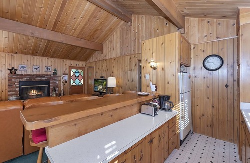 Upper Moonridge Cabin | Gingerbread Crossing by Destination Big Bear : Supreme Setting from this Woodsy 3 Bedroom Single Story Cabin! Spa!