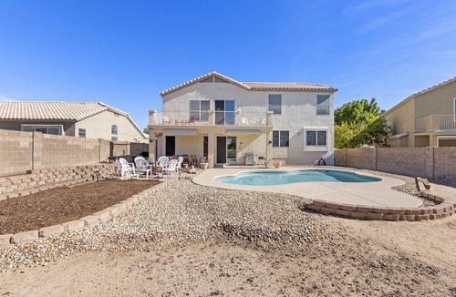 Arrowhead Ranch Villa | Glendale Golf Community Getaway