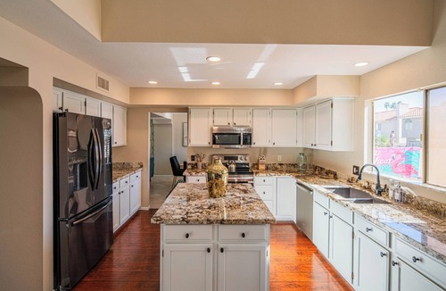 Arrowhead Ranch House | Glendale Resort Estate, Pool, Theater, Game Room, Golf & Much More, 20 Guests