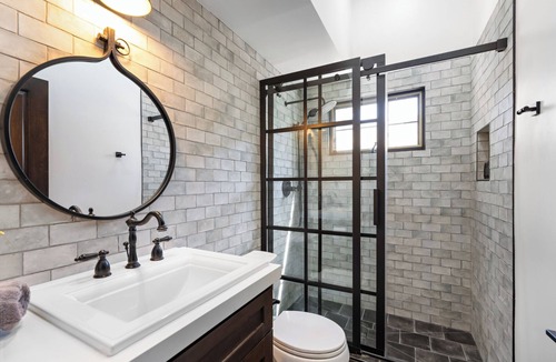 Beverly Glen Villa | Glenwood Estate - A Luxurious, Vintage and Romantic House w/ Jacuzzi