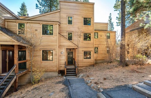 Truckee House | Gold Bend by Tahoe Mountain Properties