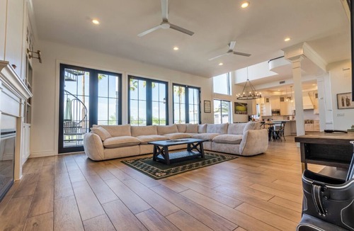 Mesa House | Golfer's Dream 7,000 Sq. Ft WHITE HOUSE
