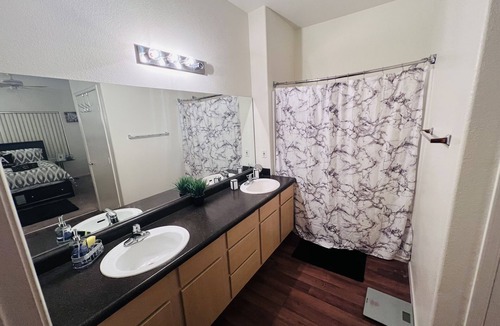 Spring Valley Apartment | GORGEOUS 2 bedroom 2 bath unit 15 mins from strip