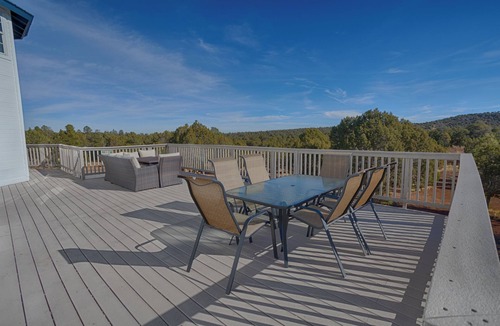 Clay Springs Cabin | Gorgeous 8-Bedroom Family Retreat on 4 Acres in White Mountains!