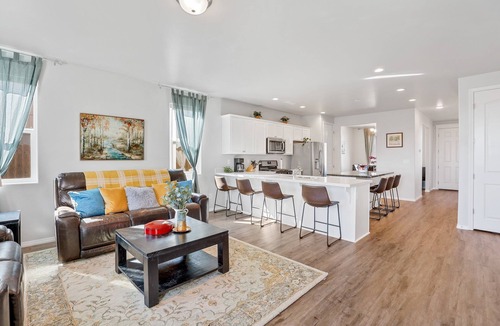Bellemont House | Grand Canyon Getaway | Near Snowbowl, Flagstaff & Sedona | Family-Friendly | Sleeps 14