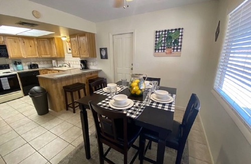 Bullhead City House | Great 3 Bedroom House! 1/4 mile to Rotary Park, Boat Ramp, Beaches, etc.