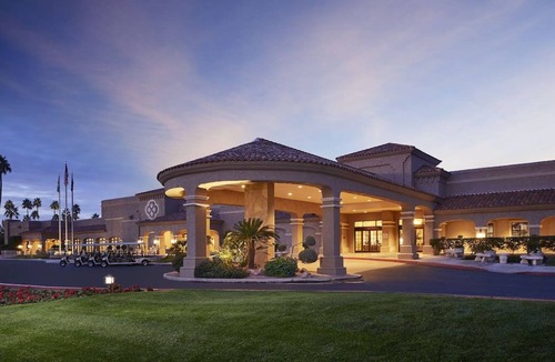South Scottsdale Resort | Great for Group Travel! 4 Budget-Friendly Units, Pool, Tennis Courts, Near Golf