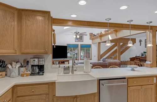Williams House | Great locations and beautiful views!