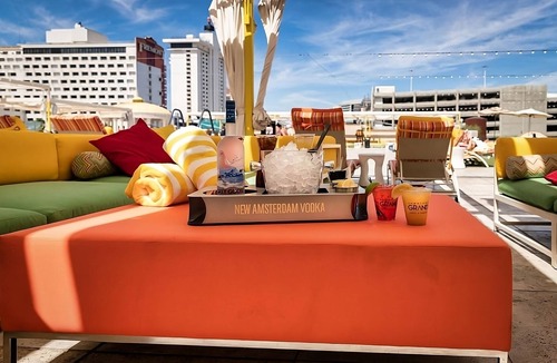 Downtown Las Vegas House | Group Getaway in Las Vegas! 3 Contemporary Units with City View, Outdoor Pool!
