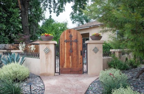 Visalia House | Group Retreat with Hot Tub and Studio