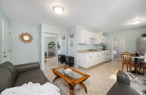 Callender House | Guest House Country Escape | 1 Bdrm | Coastal & Wine Country Stay