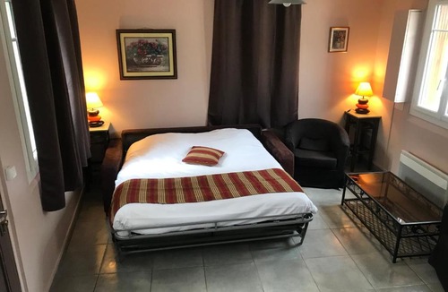Les Andelys Hotel | HÔTEL LES IRIS