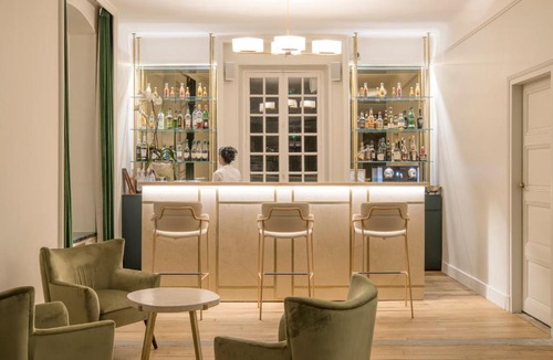 Vezelay Hotel | Hôtel Restaurant De La Poste & Du Lion D'or
