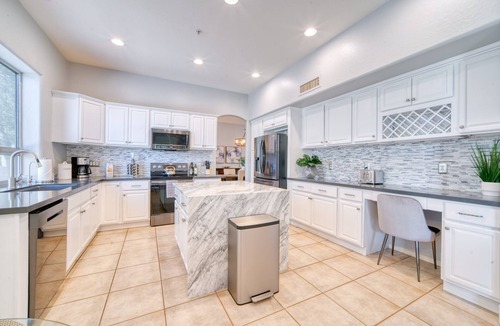 Scottsdale Vista Estates House | Half Acre Quiet Oasis w/pool/Spa/putting green, 20 Min to Kierland Commons