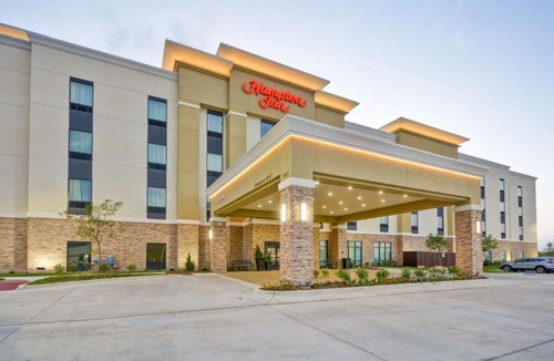 Kyle Hotel | Hampton Inn Kyle