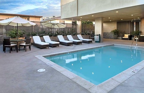 Hollywood Hotel | Hampton Inn & Suites Los Angeles/Hollywood