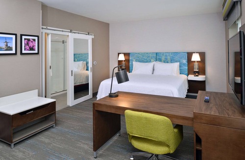 Adrian Hotel | Hampton Inn & Suites Adrian