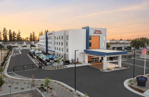 West Park Community Hotel | Hampton Inn & Suites Bakersfield Central