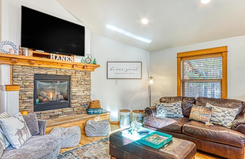 Three Rivers House | Hank's Hideaway