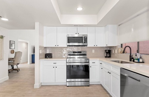 Glendale House | Hatcher Hideaway | 3BR w/Heated Pool Option