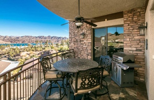 Parker Strip Apartment | Havasu Springs Lakeview Retreat 3 bed/2bath | Private Boat Slip & Resort Pool