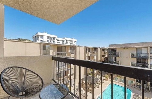 Hollywood Condo | Haven in the Heart of Hollywood - 2 bd/2 ba with pool and fitness room