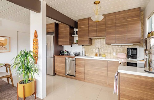 Twin Palms Condo | Hawaiiana Palms - luxe, peaceful retreat-KING bed