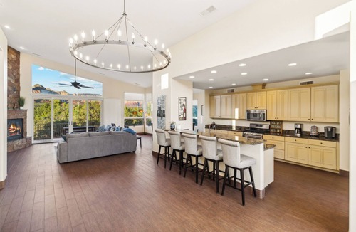 West Sedona House | Heated Infinity Pool - New West Sedona - Spectacular Red Rock Views
