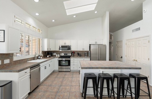 Paradise Park Vista House | Heated Pool & Spa 7BR Scottsdale Retreat Sleeps 20