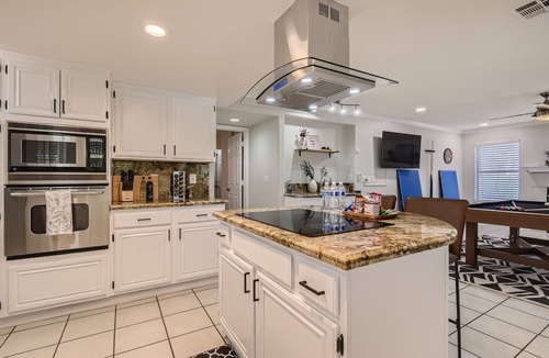 Canyon Gate Villa | Heated Pool with Cabana & GameRoom 15 Min to Strip