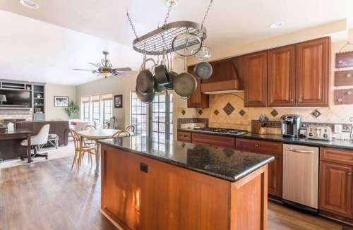 Summit Estates House | Heavenly Estate. Luxury Hot Tub. EV Charger. Games