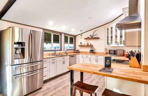 Joshua Tree Highlands House | Hi View House - Secluded Home on 5 acres with Stunning Views, Fast WiFi, Grill, & Screened Patio
