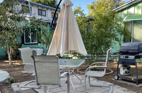 Mount Helix Cabin | Hidden Cabin on the Foothills of Mt. Helix! With Outdoor Hot tub !