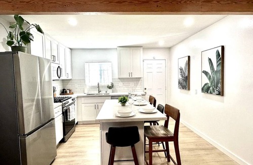 Stockton House | Hidden Gem with AC, only 2mi to DT, Zoo & Balboa Park. Close to beach & airport!