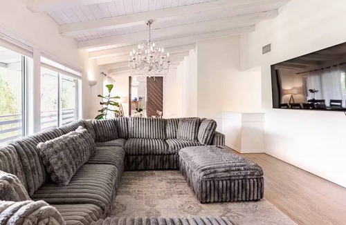 Woodland Hills Apartment | Hillside Hideaway - Private Woodland Hills Canyon Guest Suite with Views