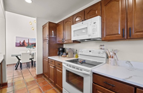 The Foothills Townhomes House | Hilltop Luxury Stay w/360° Views | 8mi from U of A