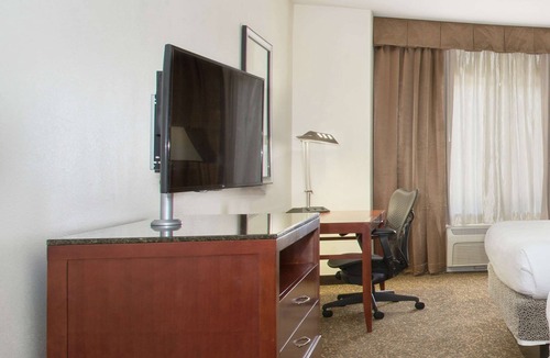 Avondale Hotel | Hilton Garden Inn Avondale