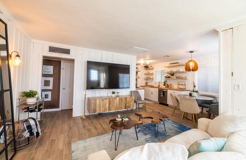 Chesterfield Place Cottage | Historic Cozy and Aesthetic Cottage w/Private, Safe Pet-Friendly Yard
